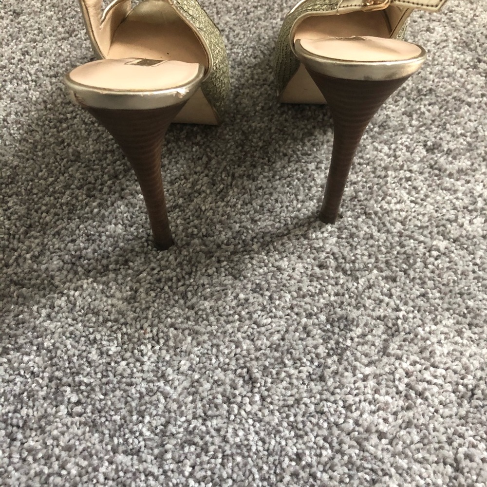 shoes - Picture 4 of 5